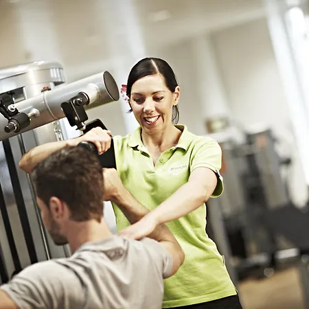 هوليداي إن ويست سايد 4*