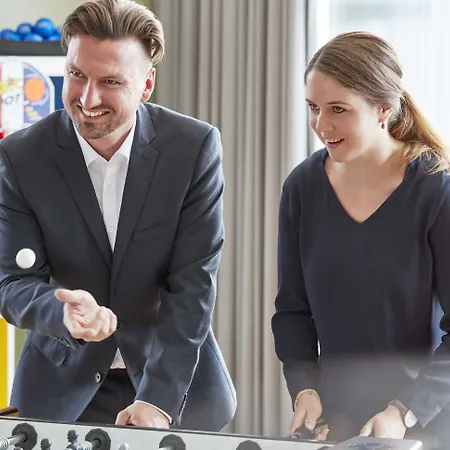 فندق هوليداي إن ويست سايد 4*