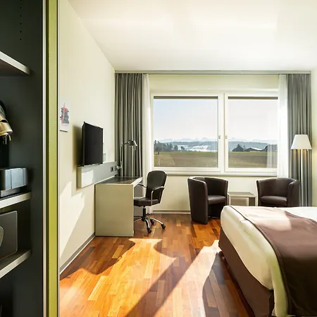 هوليداي إن ويست سايد