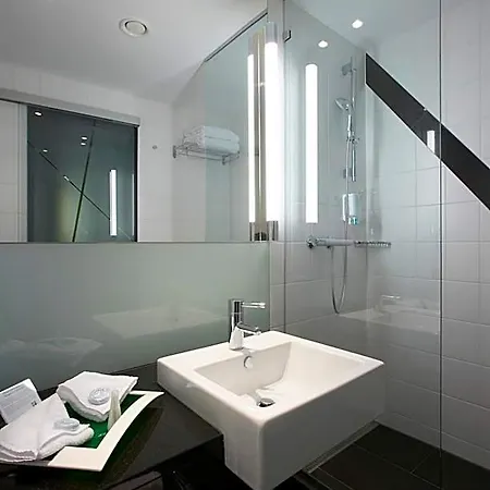 Westside By Ihg מלון 4*