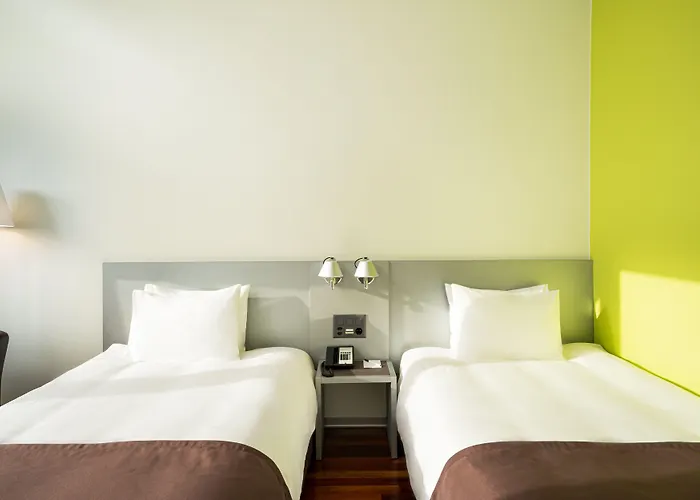 伯尔尼韦斯特赛德假日酒店 酒店