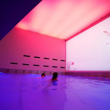 Szálloda Westside By Ihg 4*