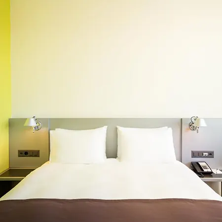 Szálloda Westside By Ihg 4*